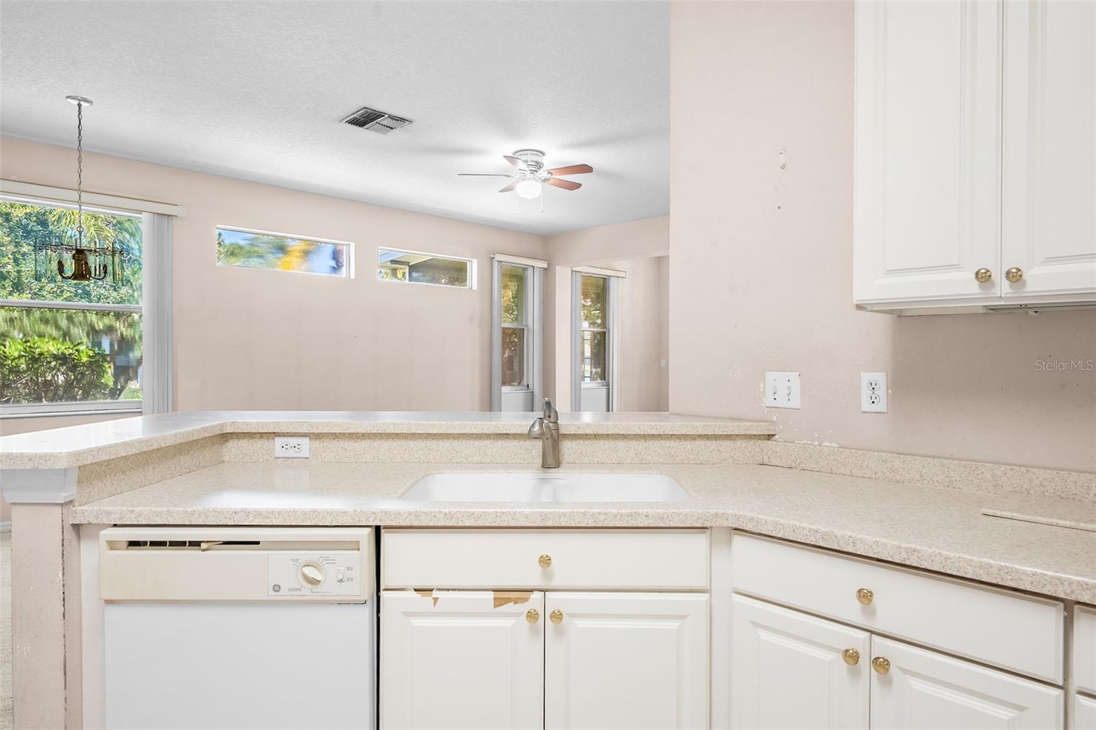 Image 12 of 40 For 1204 Huntington Greens Drive 1204