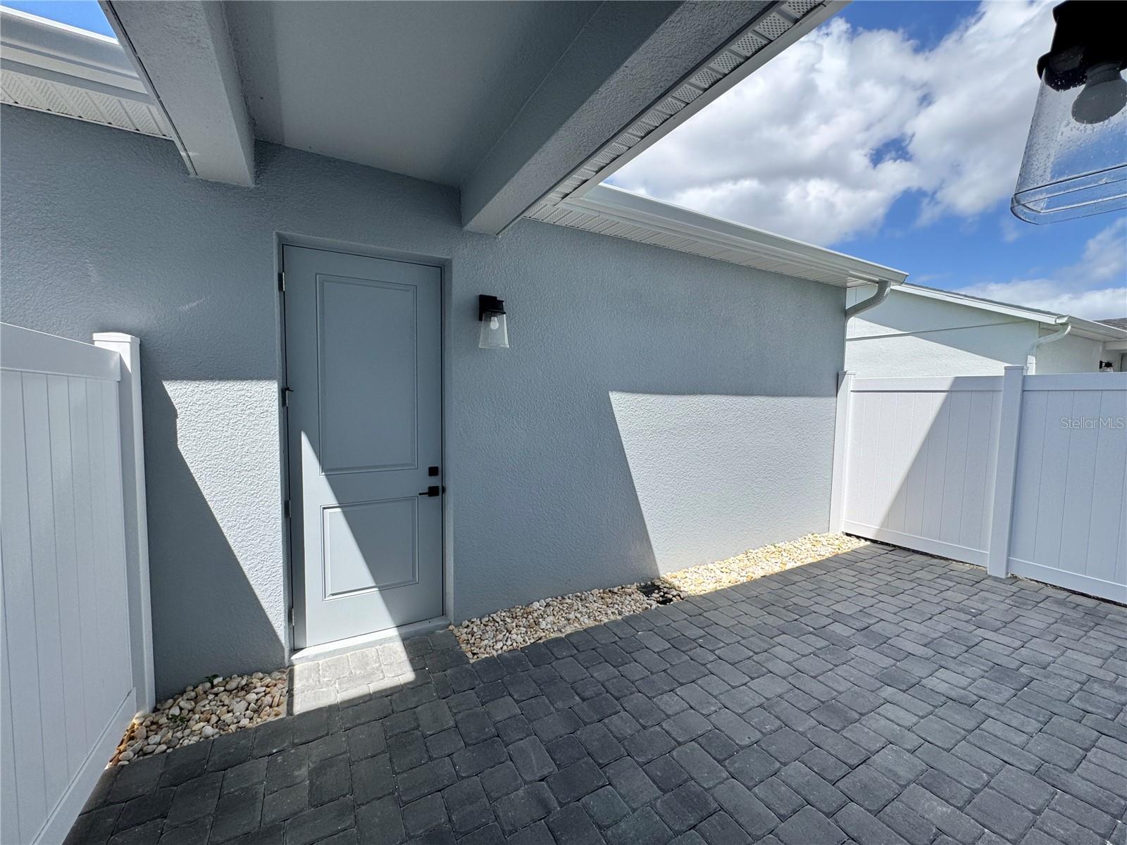 Image 15 of 36 For 1882 Falconhurst Lane