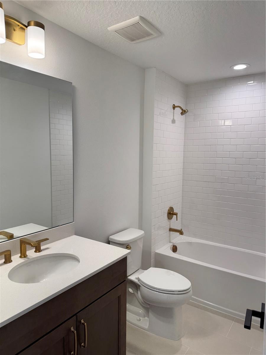 Image 18 of 36 For 1882 Falconhurst Lane