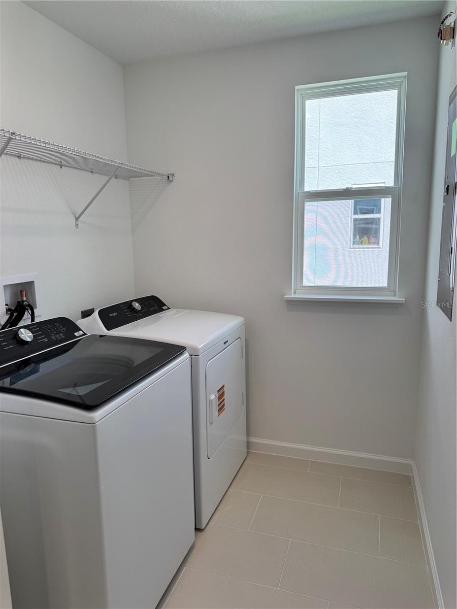 Image 21 of 36 For 1882 Falconhurst Lane