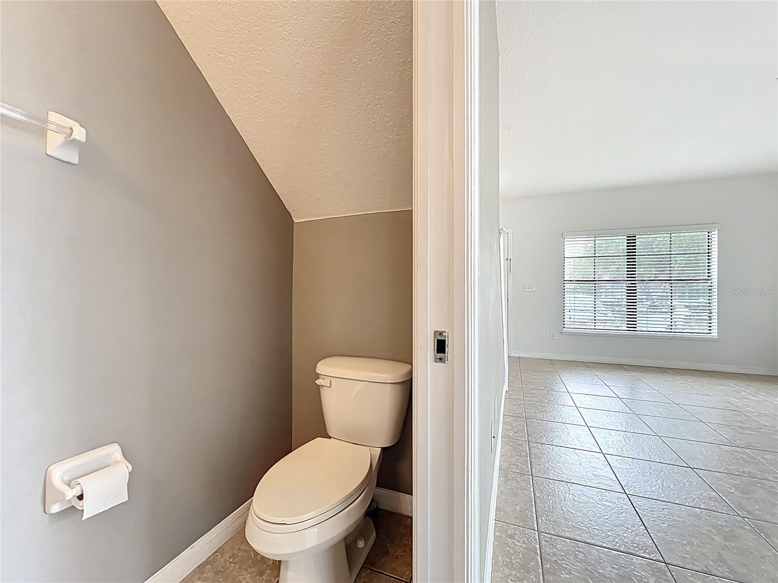 Image 24 of 51 For 1360 Windsor Lake Circle