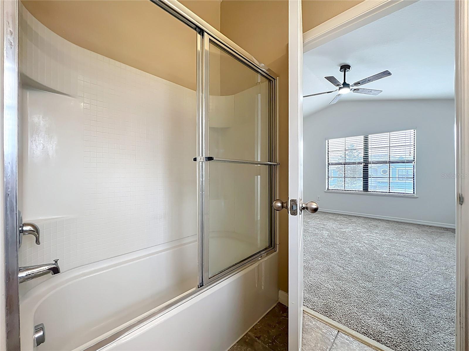 Image 37 of 51 For 1360 Windsor Lake Circle