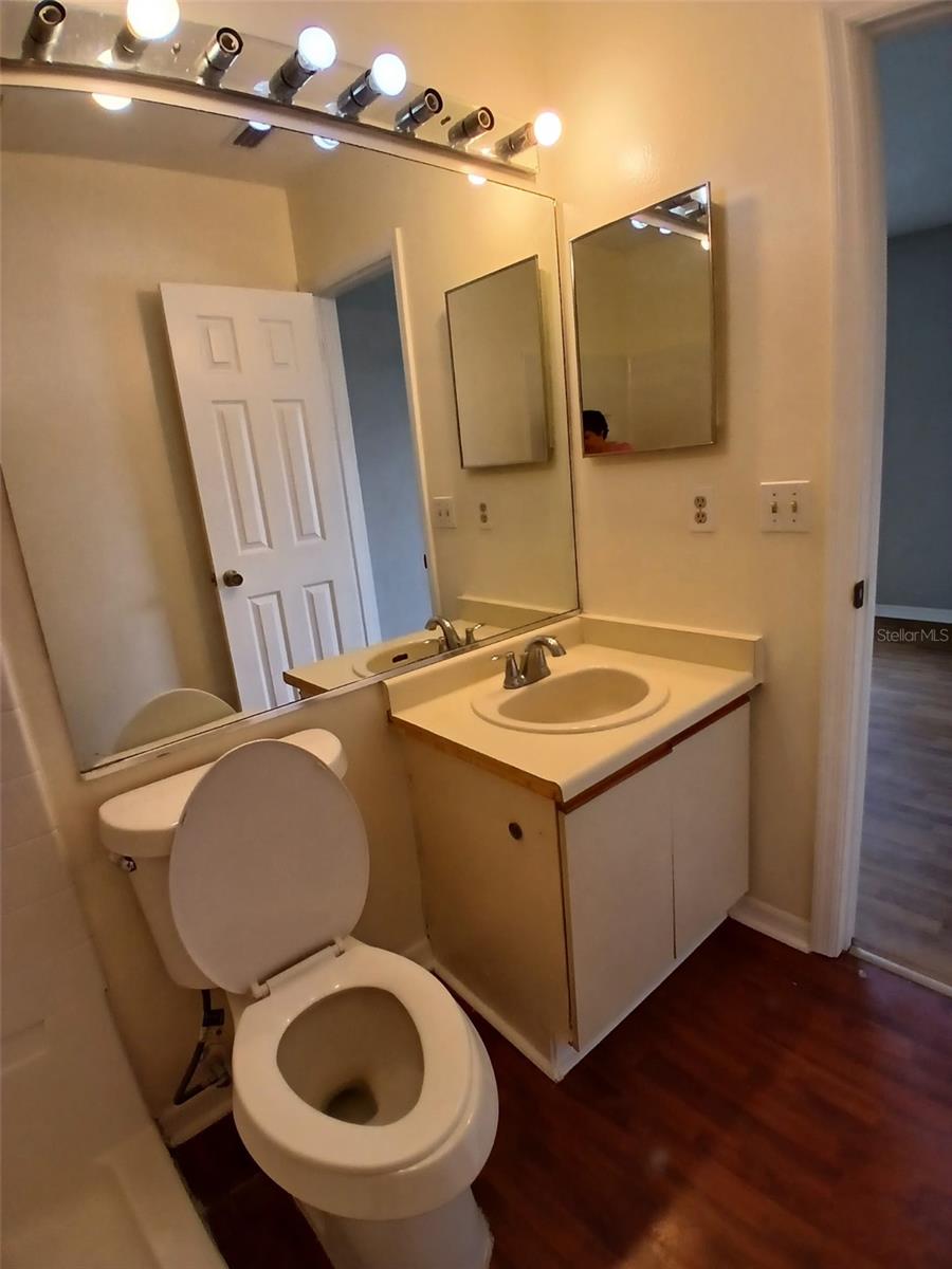 Image 16 of 34 For 7454 Wynnewood Square 188