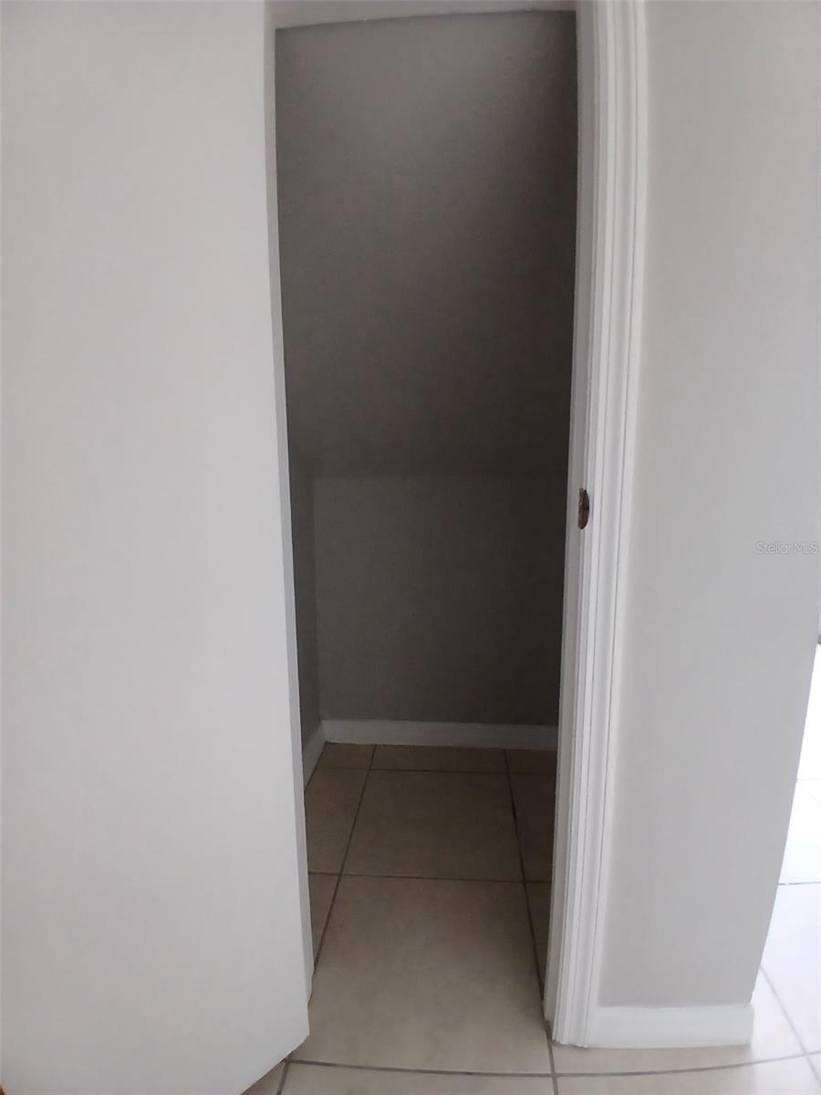 Image 22 of 34 For 7454 Wynnewood Square 188