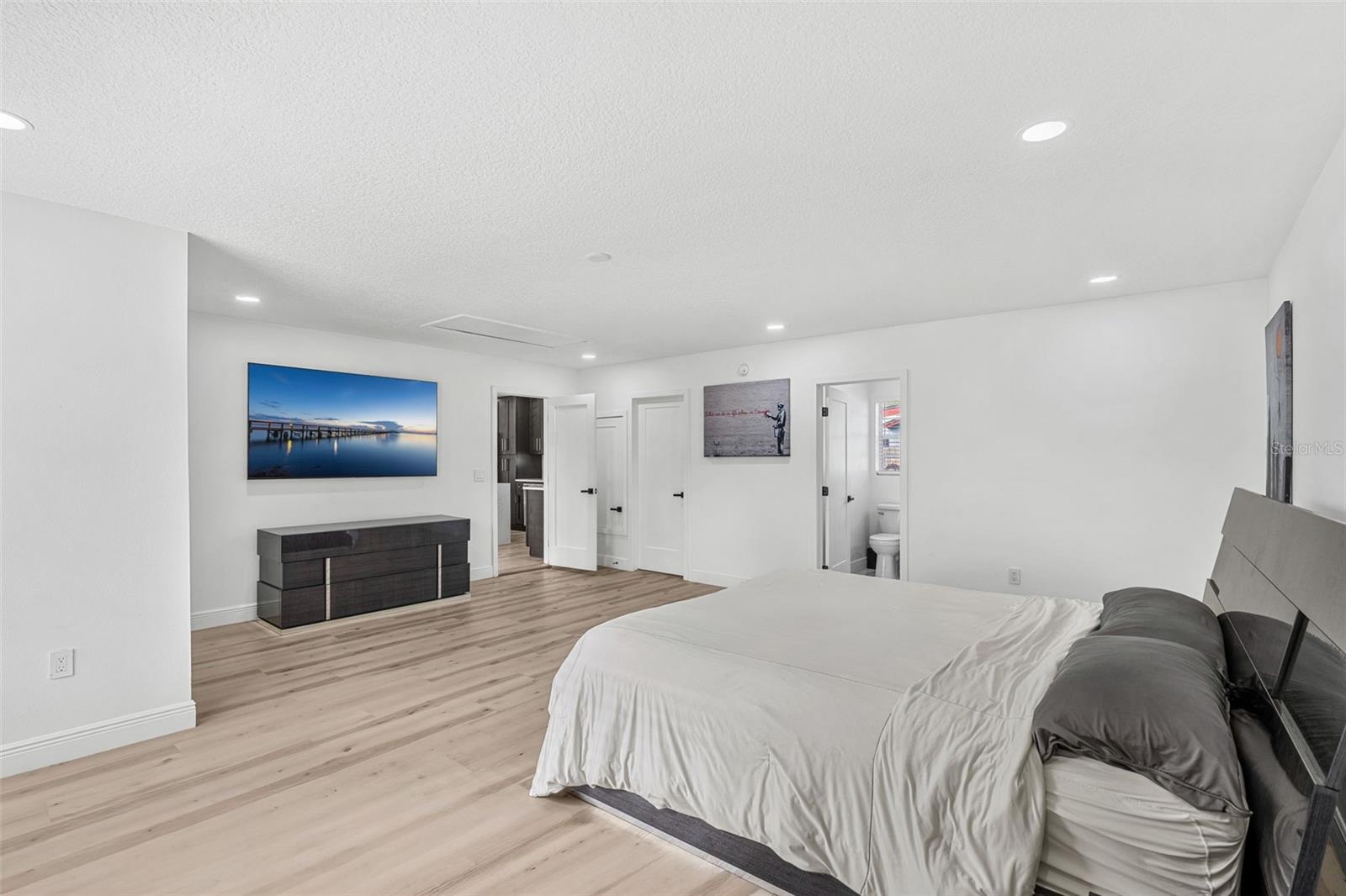 Image 19 of 32 For 1917 Wyandotte Trail