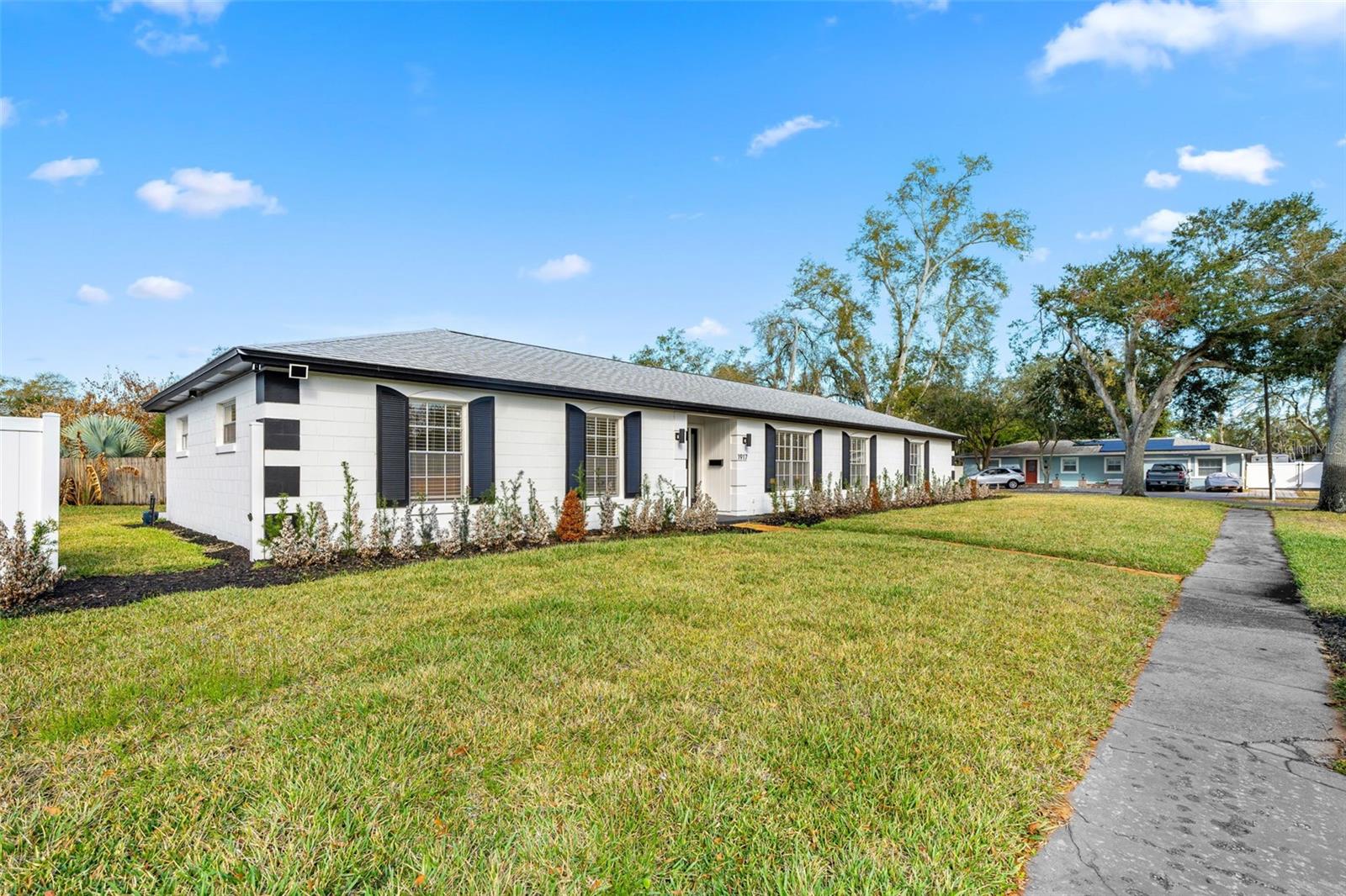 Image 2 of 32 For 1917 Wyandotte Trail