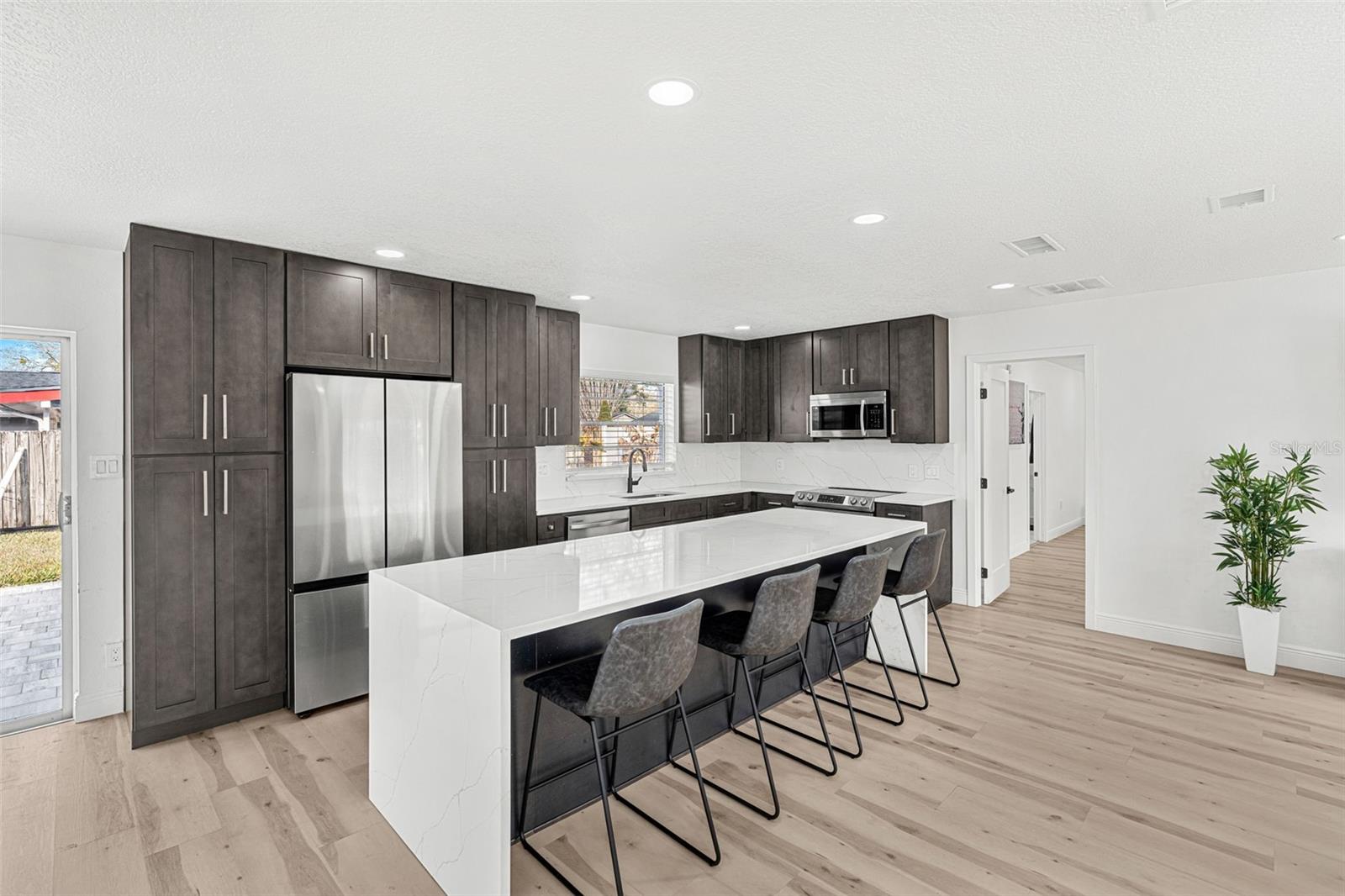 Image 7 of 32 For 1917 Wyandotte Trail