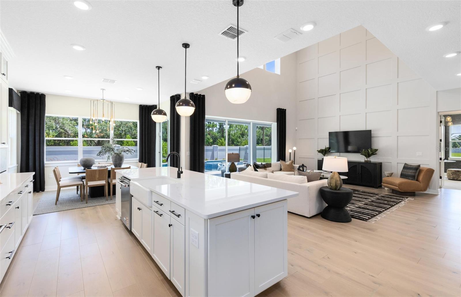 Image 24 of 57 For 16603 Lone Oak Circle