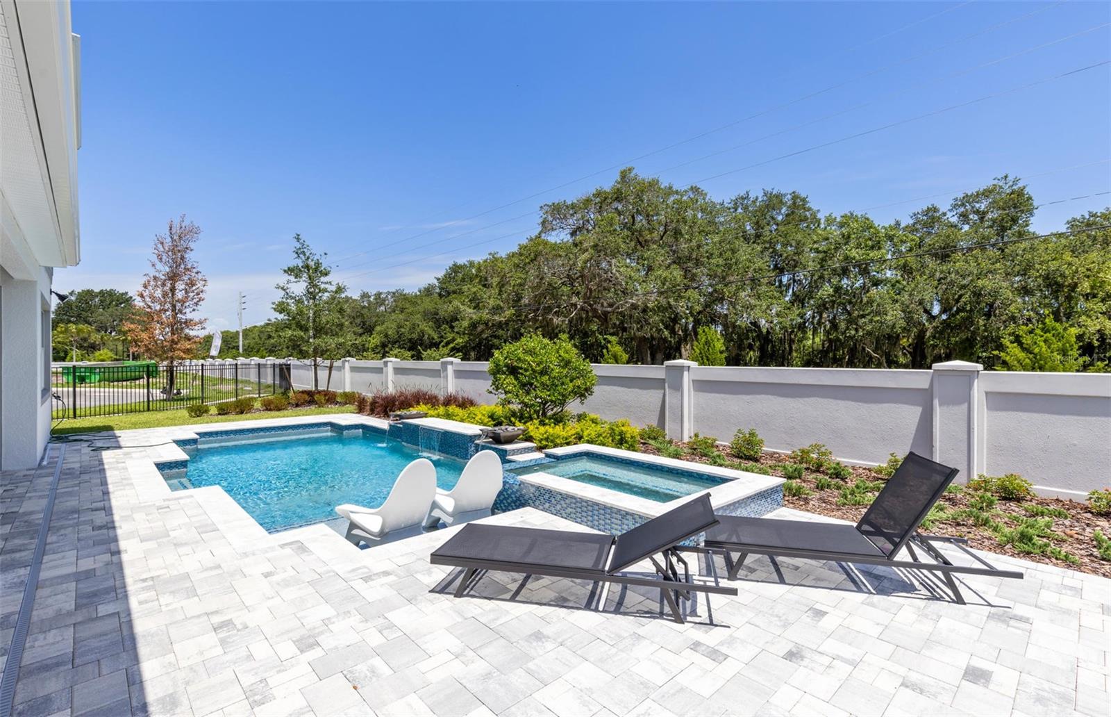 Image 4 of 57 For 16603 Lone Oak Circle