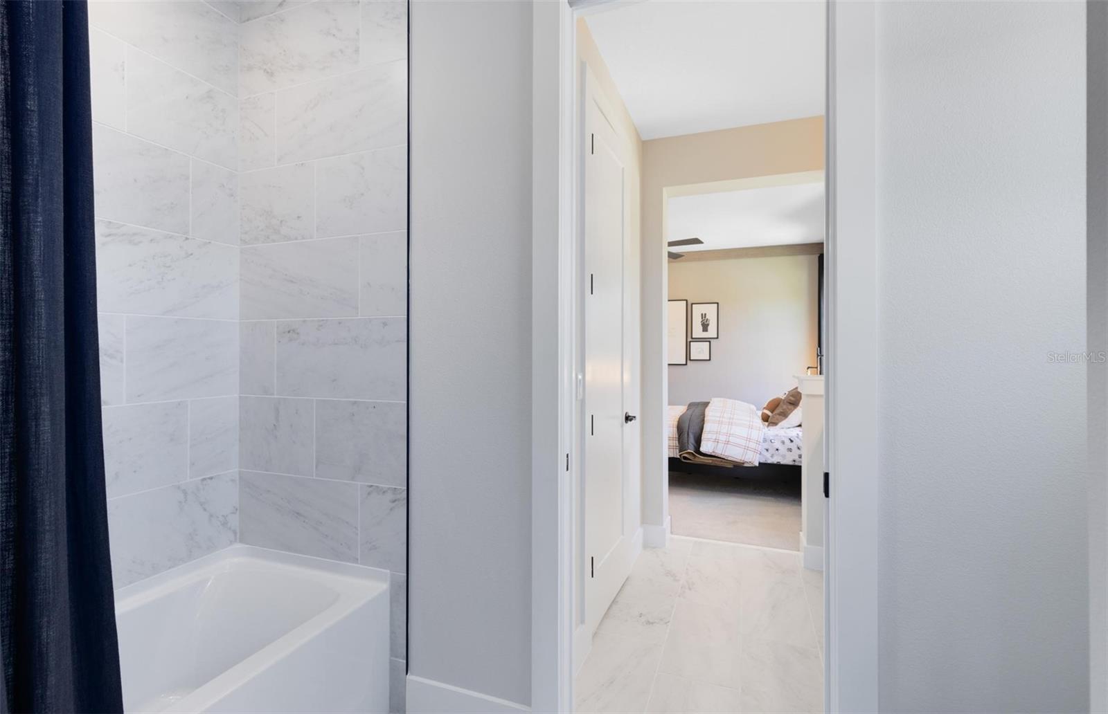 Image 49 of 57 For 16603 Lone Oak Circle