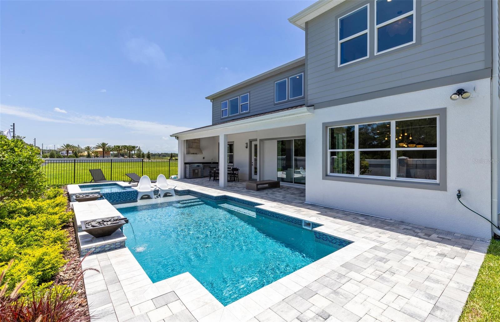 Image 6 of 57 For 16603 Lone Oak Circle