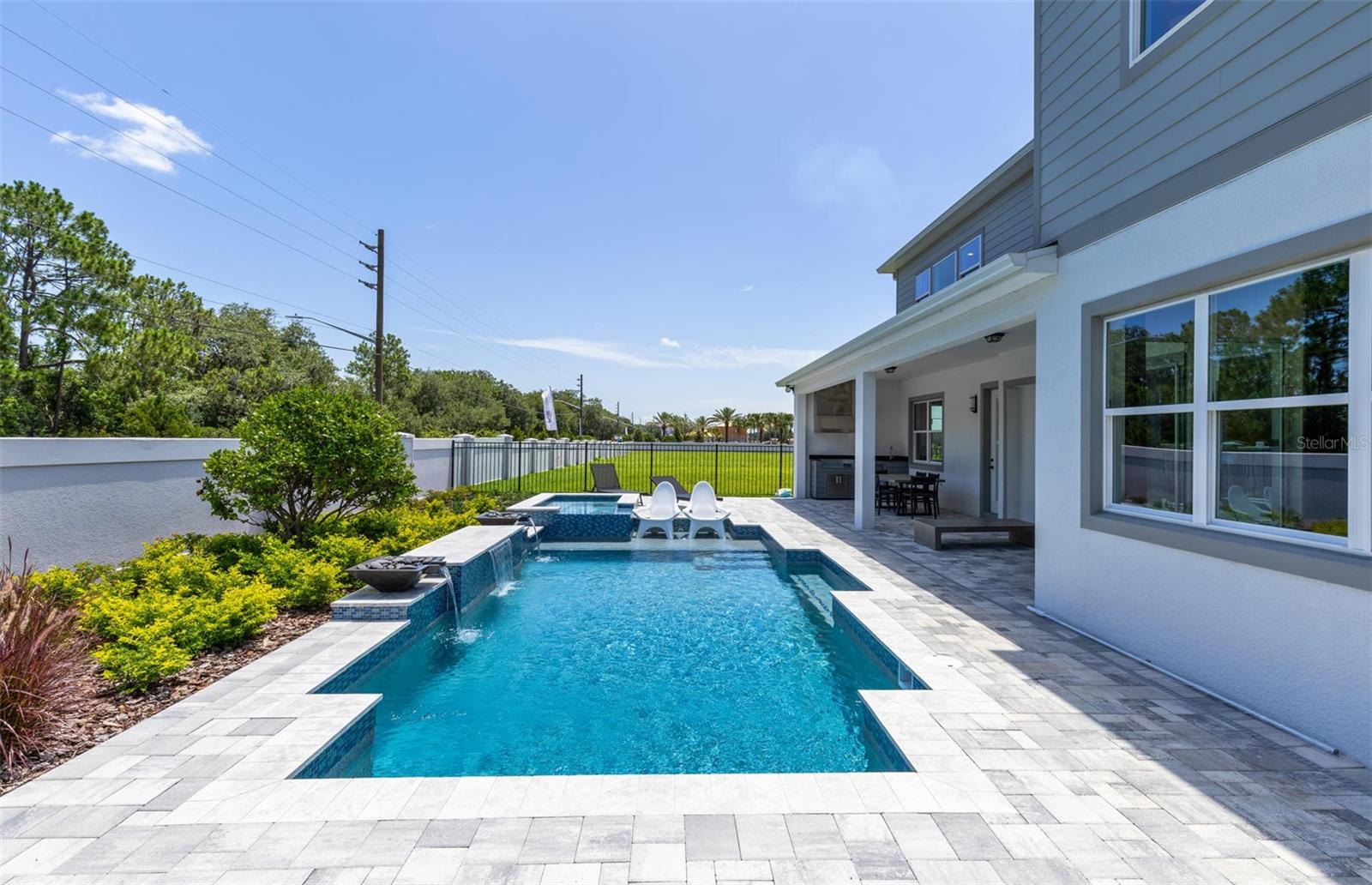 Image 7 of 57 For 16603 Lone Oak Circle