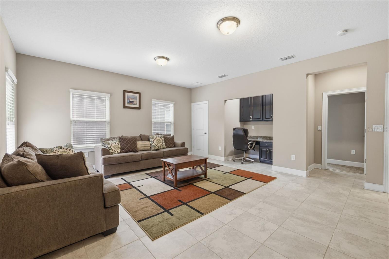 Listing photo id 16 for 10431 Alcon Blue Drive