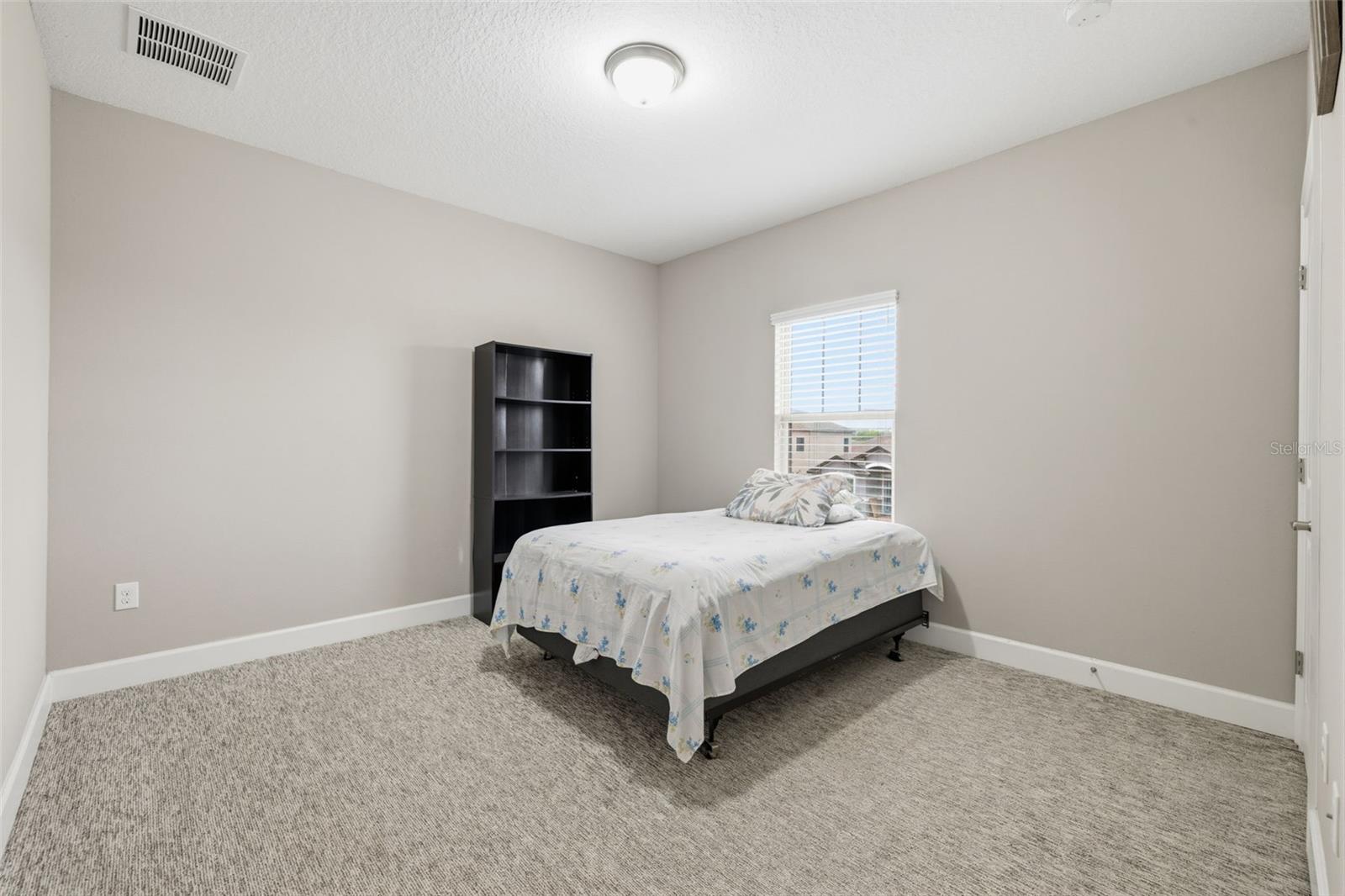 Listing photo id 18 for 10431 Alcon Blue Drive