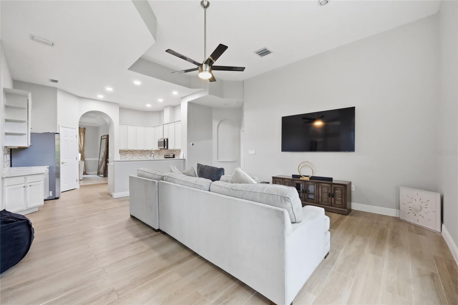 Image 17 of 52 For 8503 Giovana Court