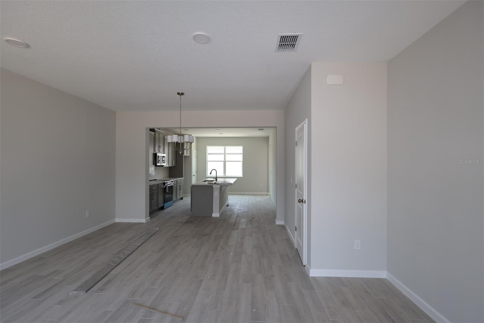 Image 10 of 26 For 1402 Mount Royal Drive