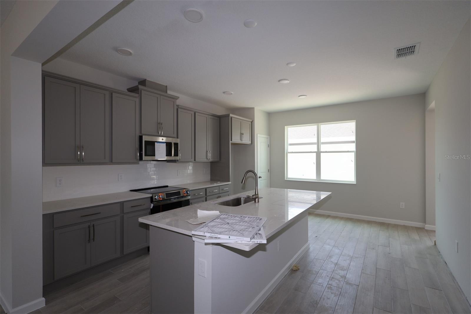 Image 2 of 26 For 1402 Mount Royal Drive