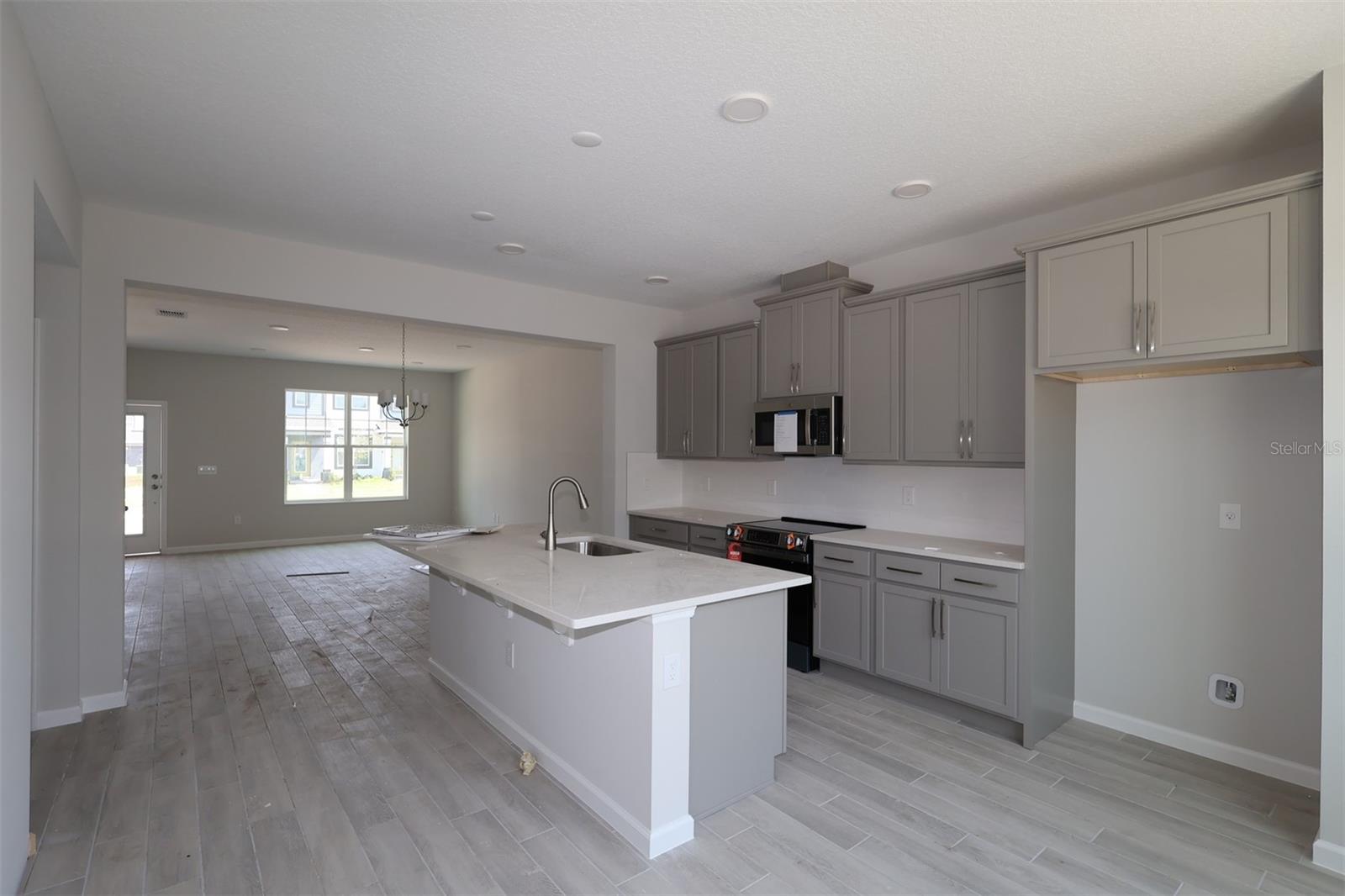 Image 6 of 26 For 1402 Mount Royal Drive