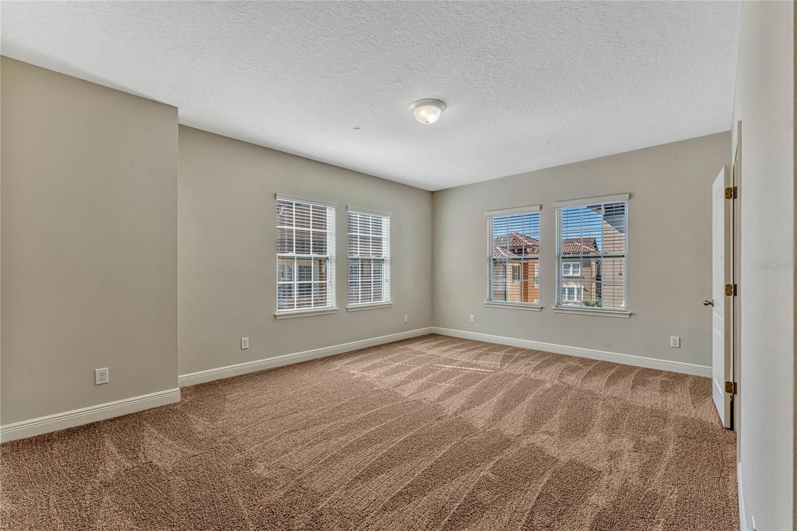 Image 10 of 33 For 2440 Lobelia Drive