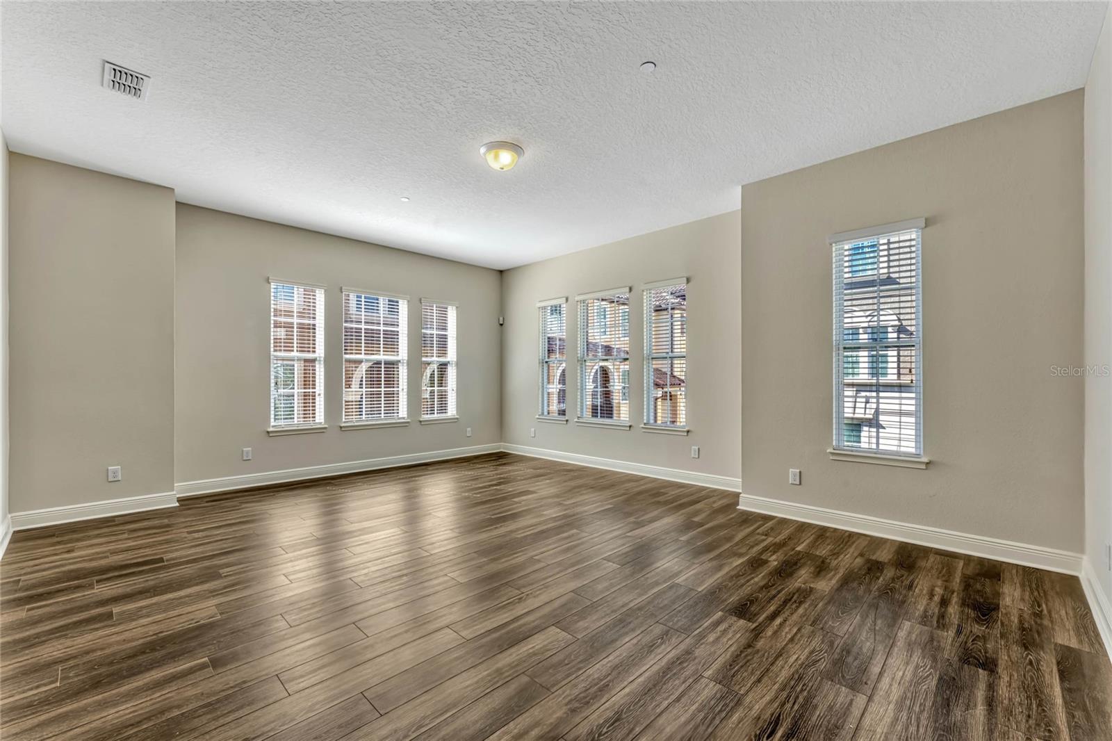 Image 8 of 33 For 2440 Lobelia Drive