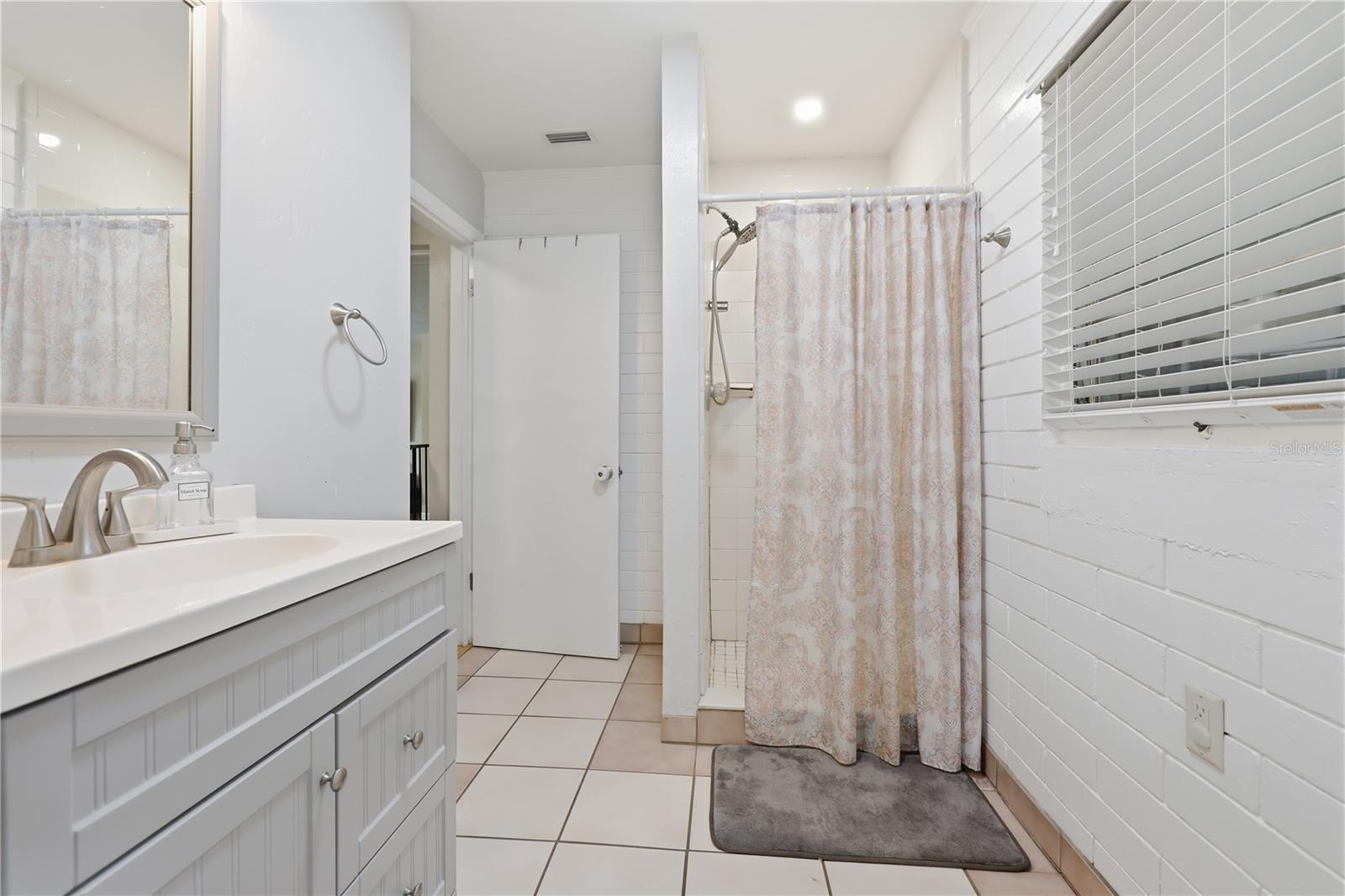 Image 23 of 31 For 22 Virginia Avenue