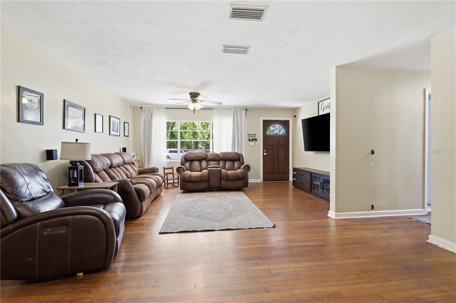 Image 5 of 31 For 22 Virginia Avenue