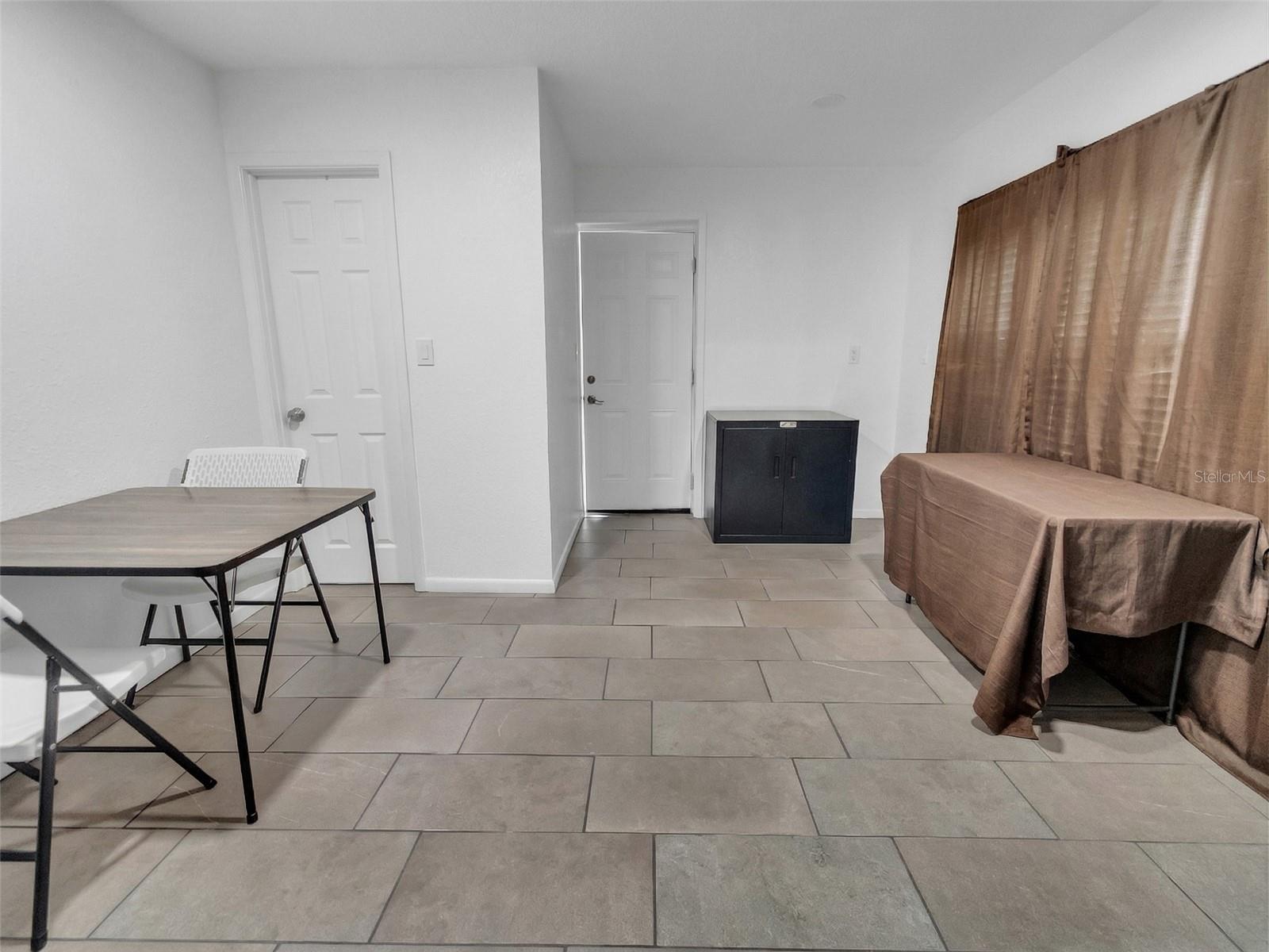 Image 10 of 55 For 2600 Euston Road