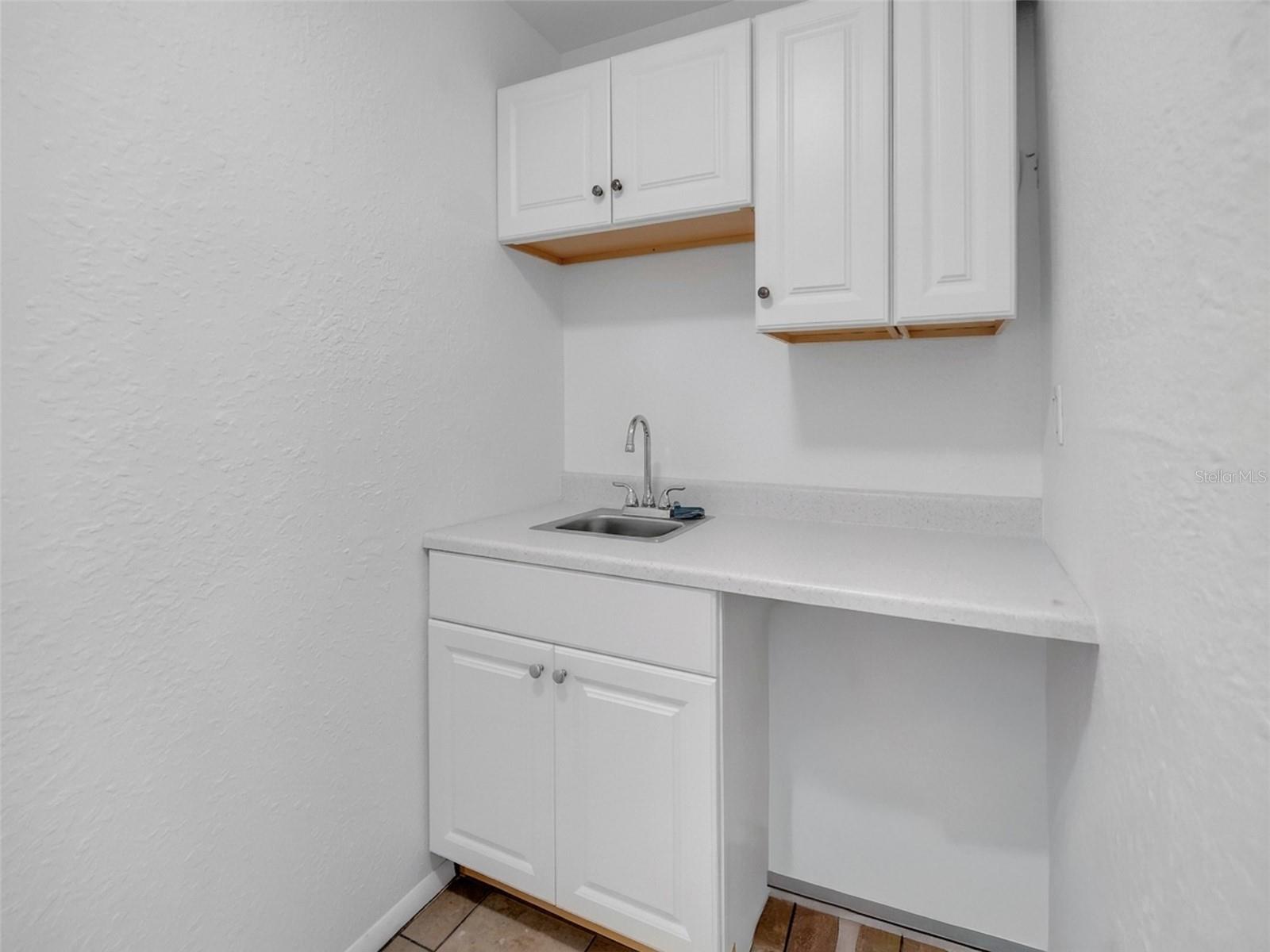 Image 11 of 55 For 2600 Euston Road