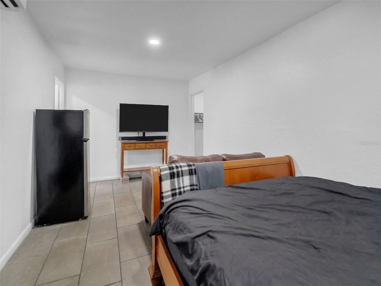 Image 14 of 55 For 2600 Euston Road