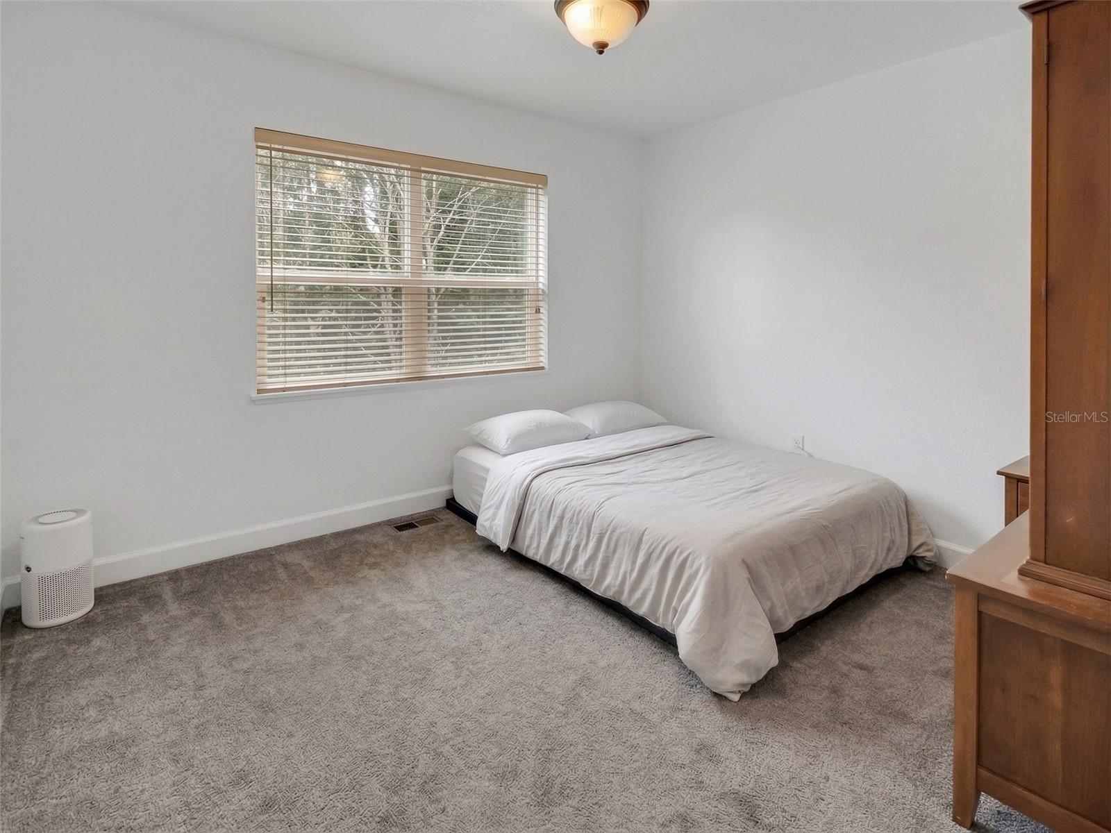 Image 15 of 55 For 2600 Euston Road