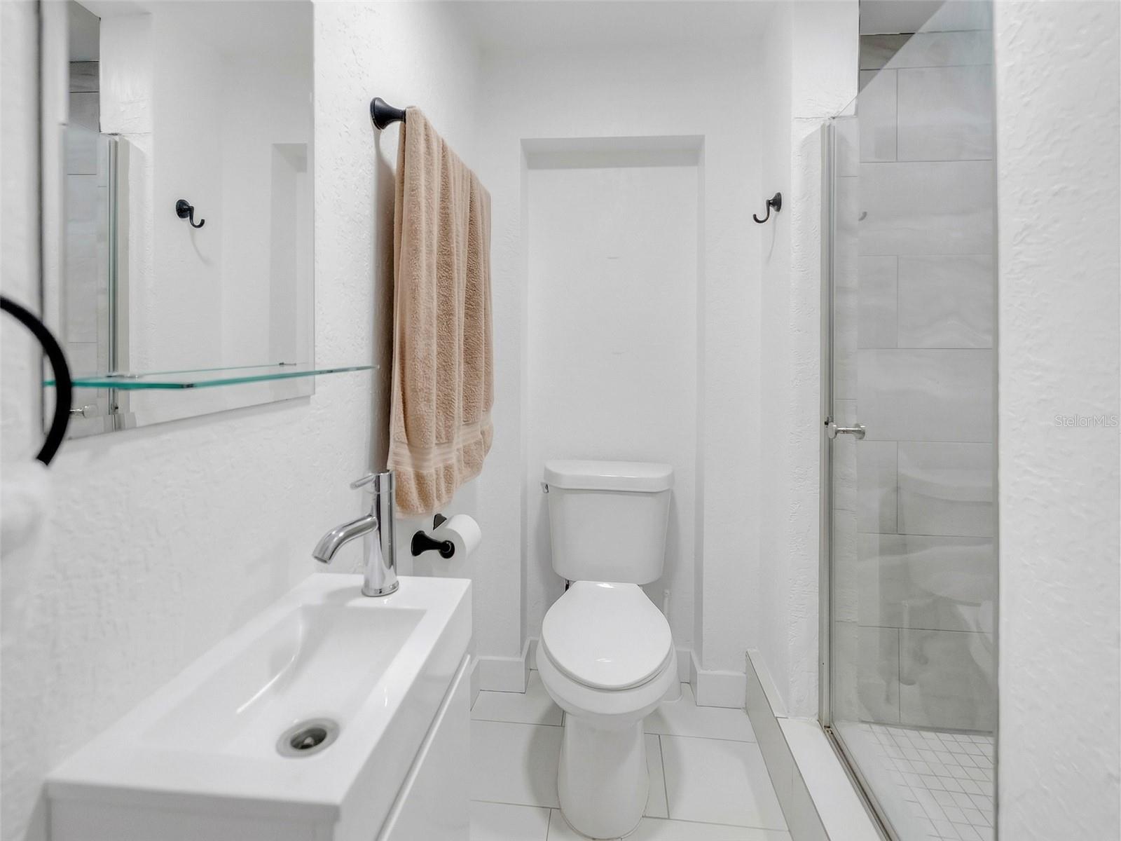 Image 22 of 55 For 2600 Euston Road