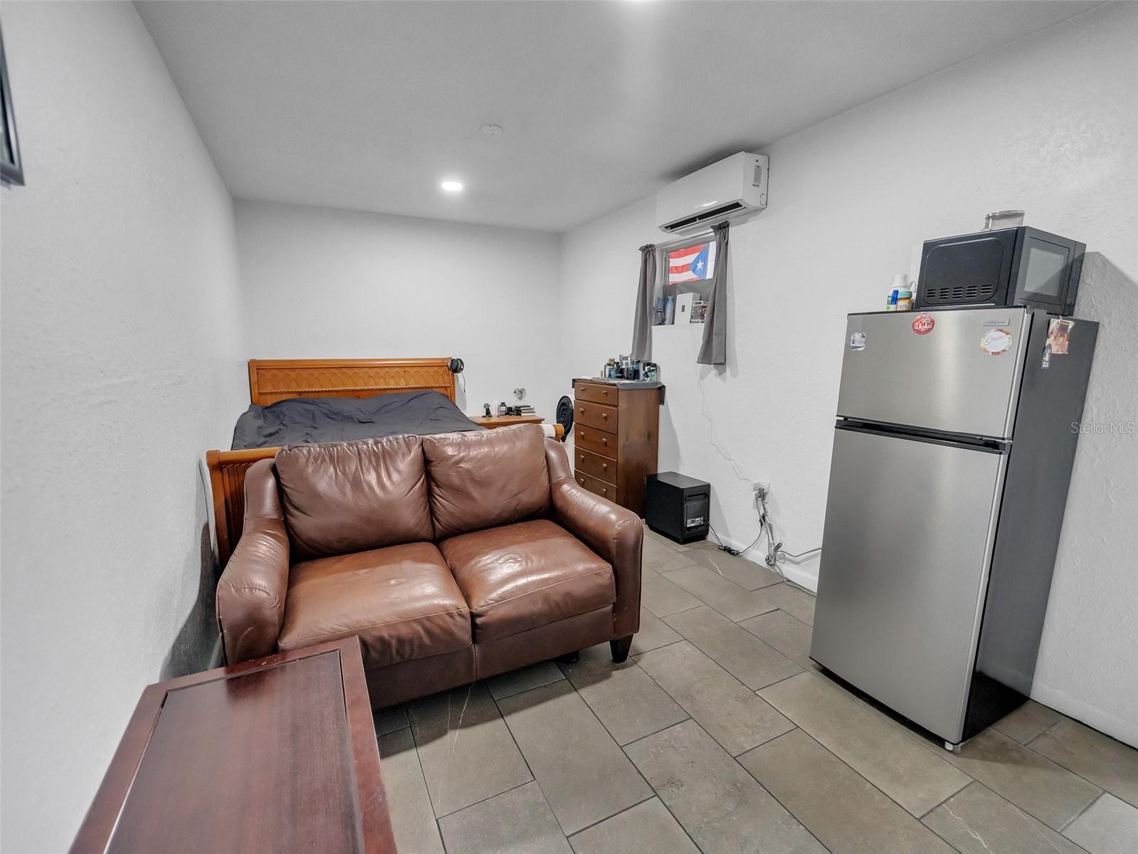 Image 25 of 55 For 2600 Euston Road