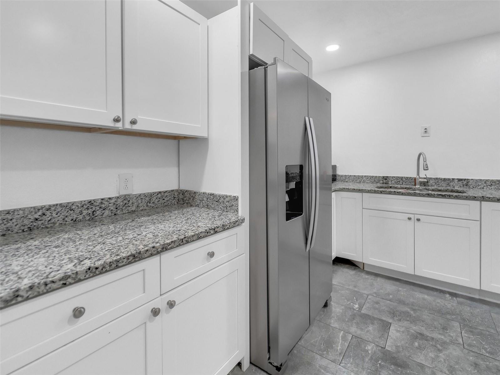 Image 4 of 55 For 2600 Euston Road