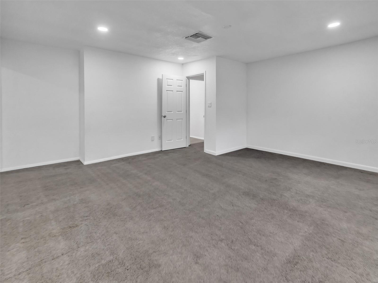 Image 40 of 55 For 2600 Euston Road