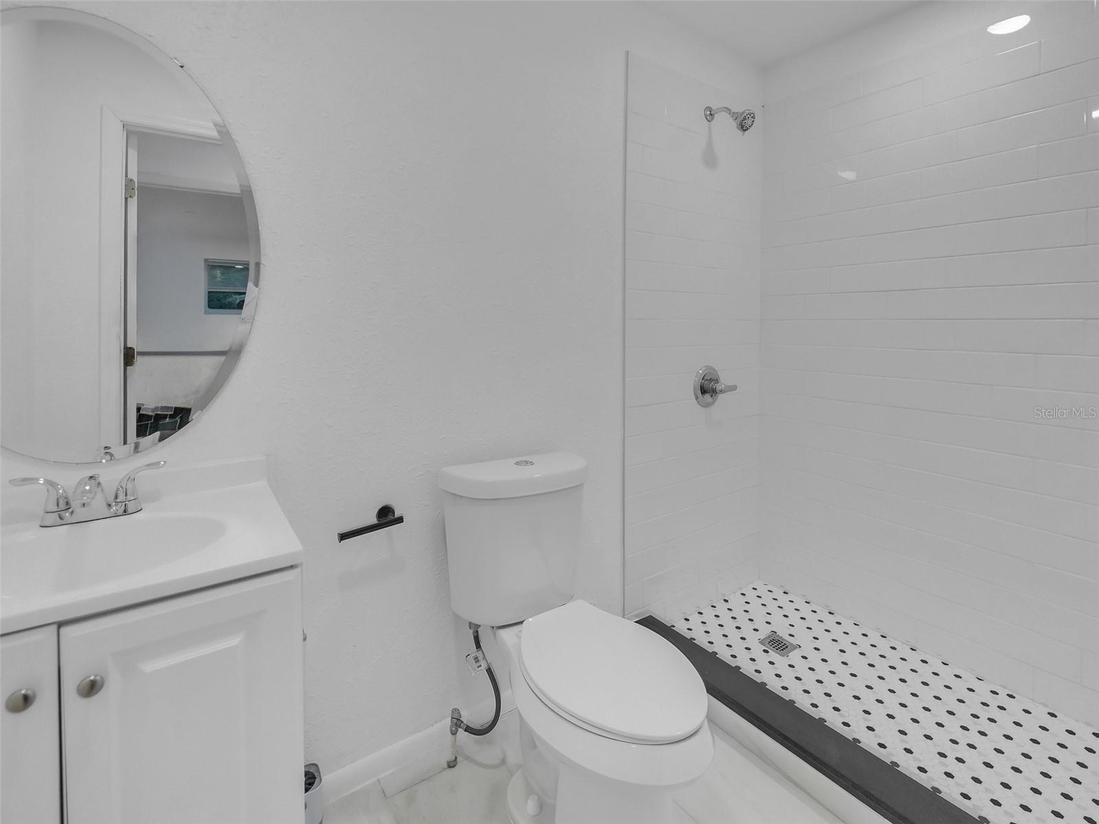 Image 44 of 55 For 2600 Euston Road