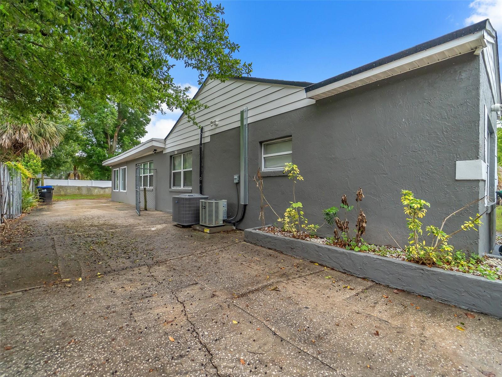 Image 49 of 55 For 2600 Euston Road