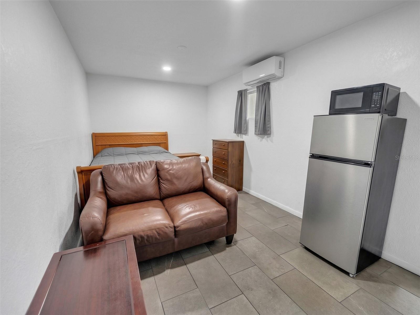 Image 7 of 55 For 2600 Euston Road