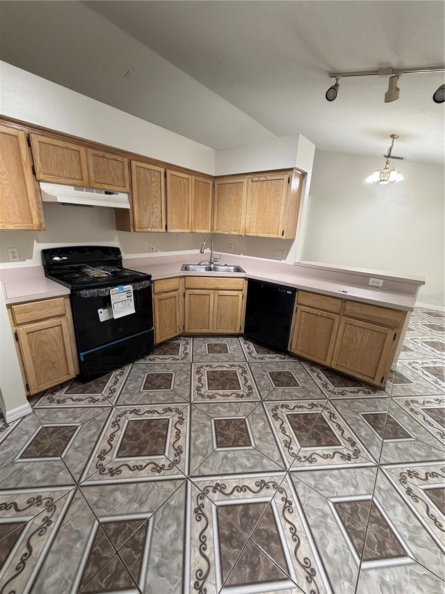 Image 7 of 20 For 922 Elm Forest Drive