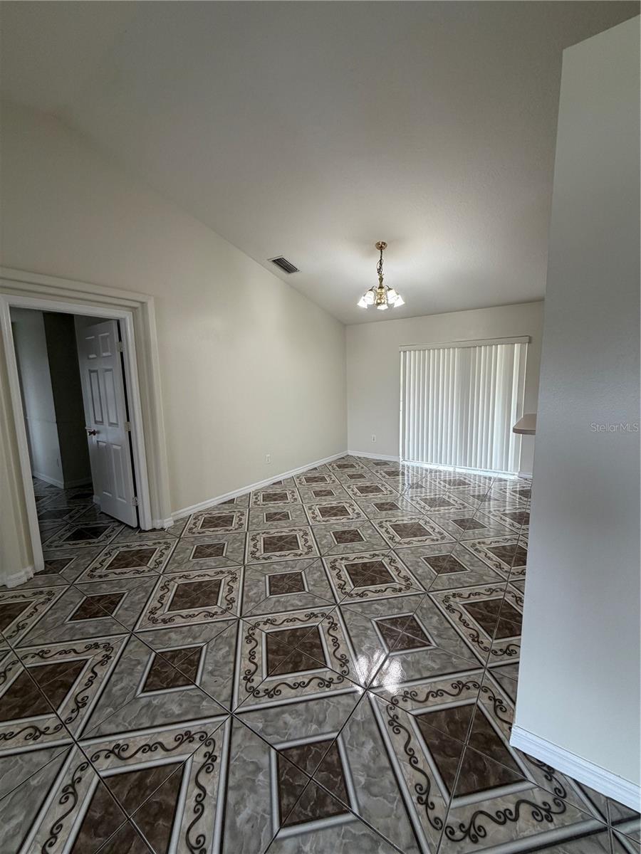 Image 8 of 20 For 922 Elm Forest Drive