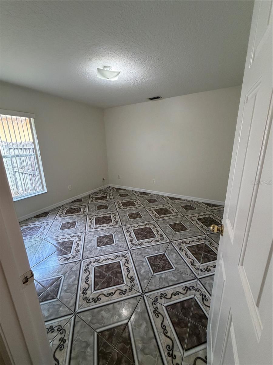 Image 9 of 20 For 922 Elm Forest Drive