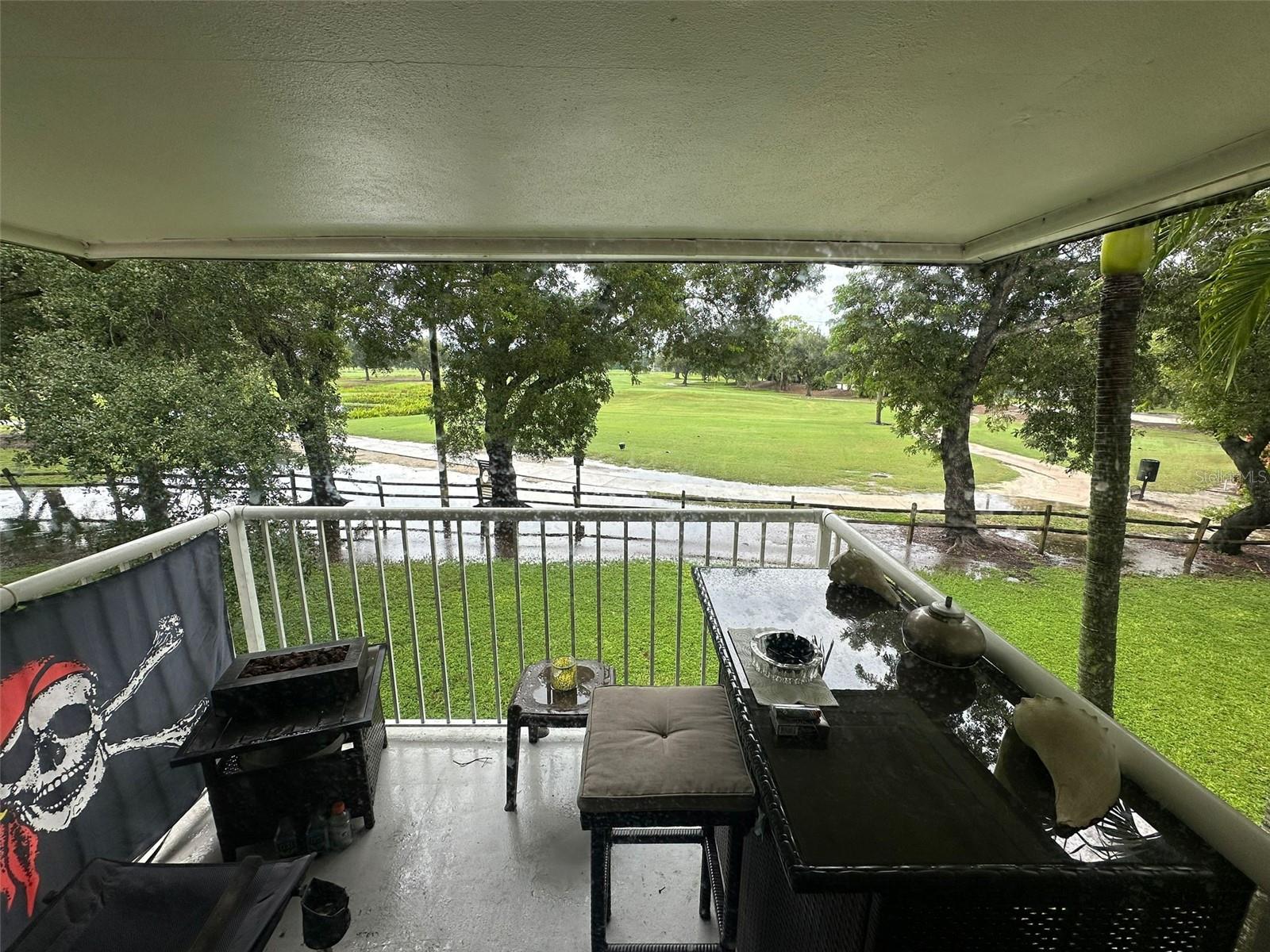 Image 28 of 33 For 1830 Maravilla Avenue 317