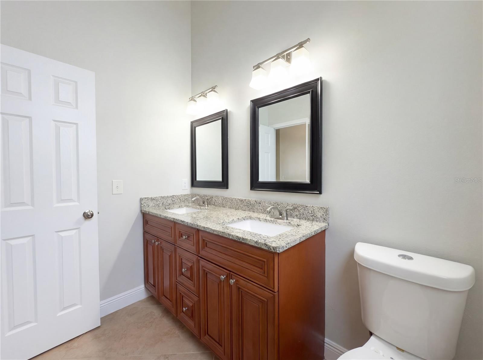 Image 16 of 18 For 1696 Chatham Circle