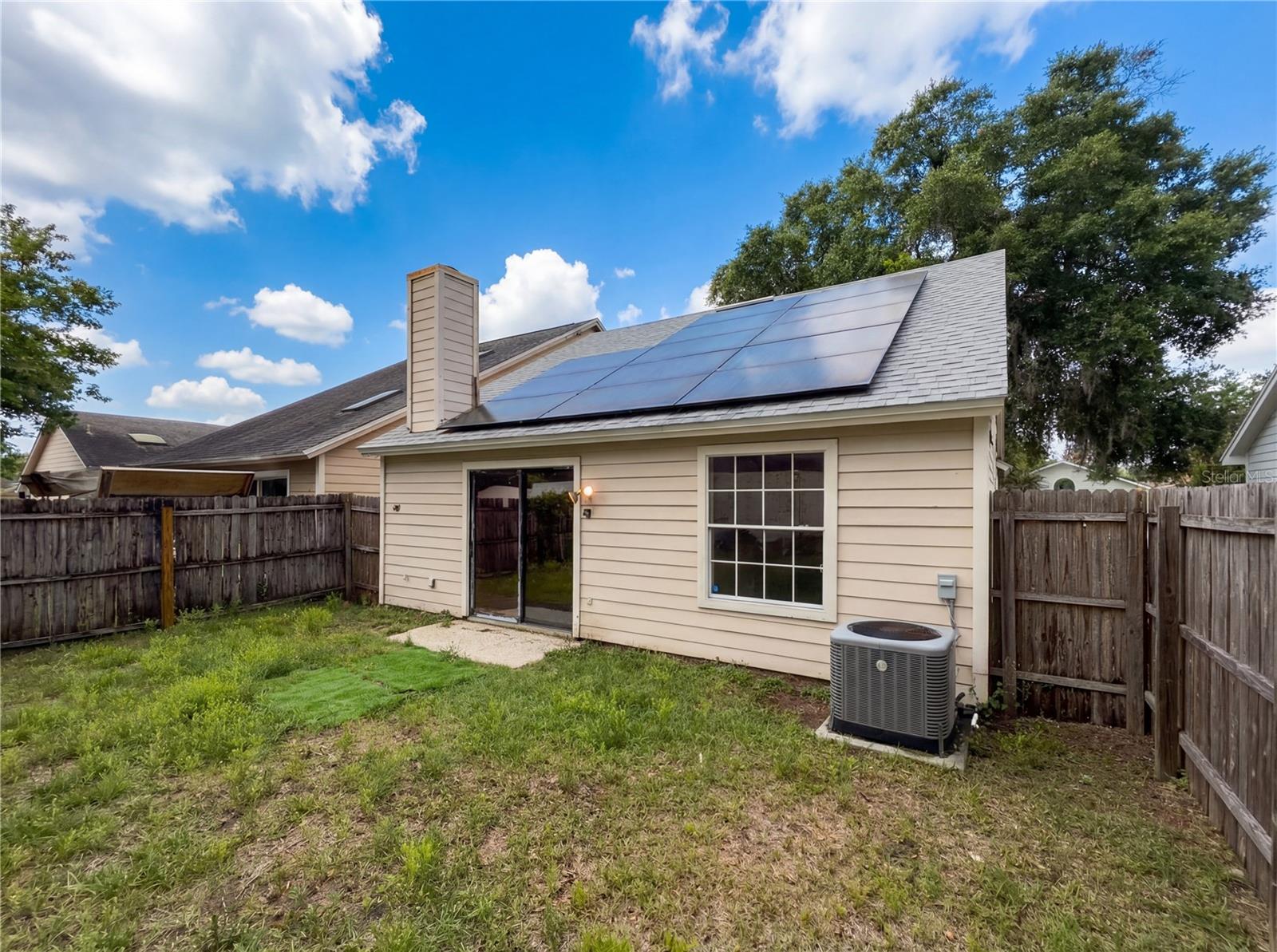 Image 17 of 18 For 1696 Chatham Circle