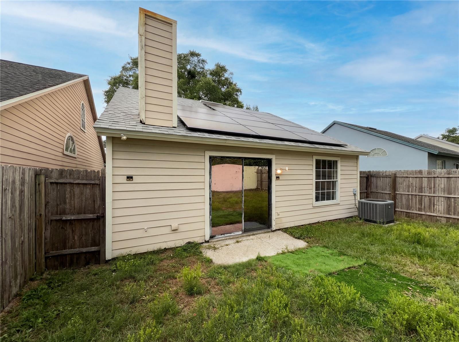 Image 5 of 18 For 1696 Chatham Circle