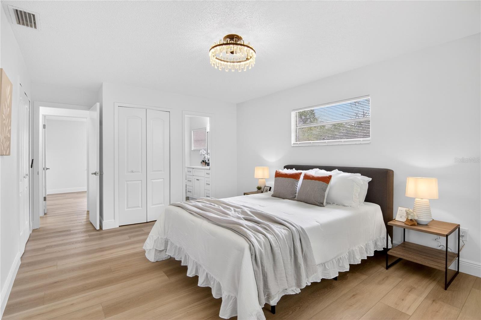 Image 27 of 43 For 344 Banyan Drive