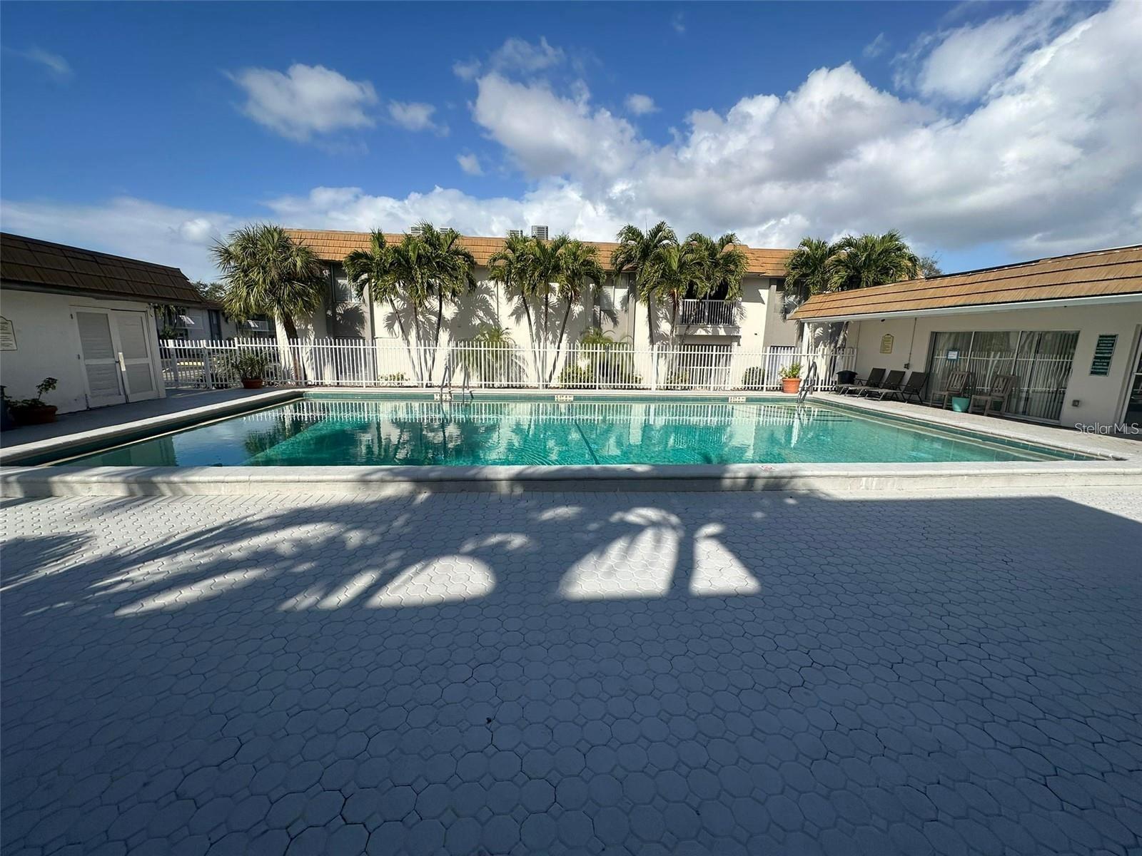 Image 15 of 21 For 1830 Maravilla Avenue 303