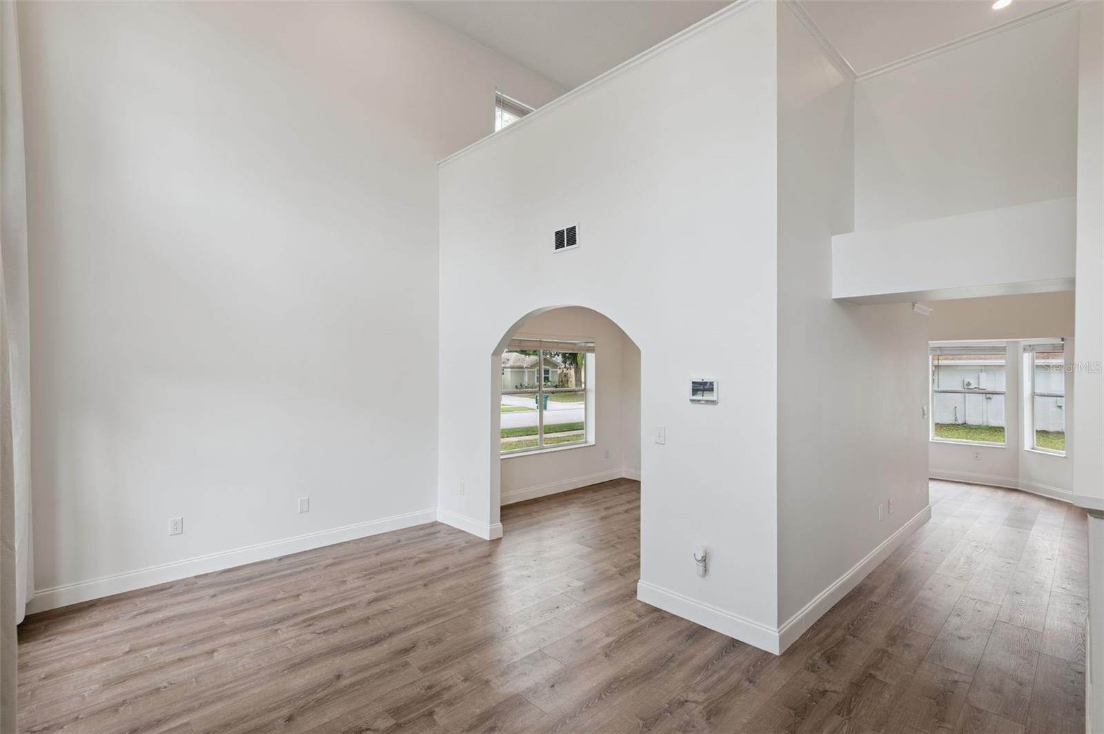 Listing photo id 8 for 7006 Blackberry Ct