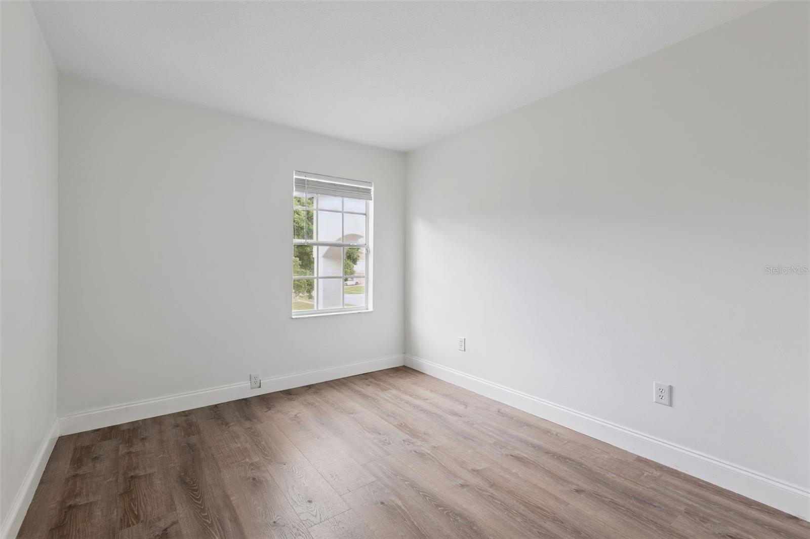 Listing photo id 27 for 7006 Blackberry Ct