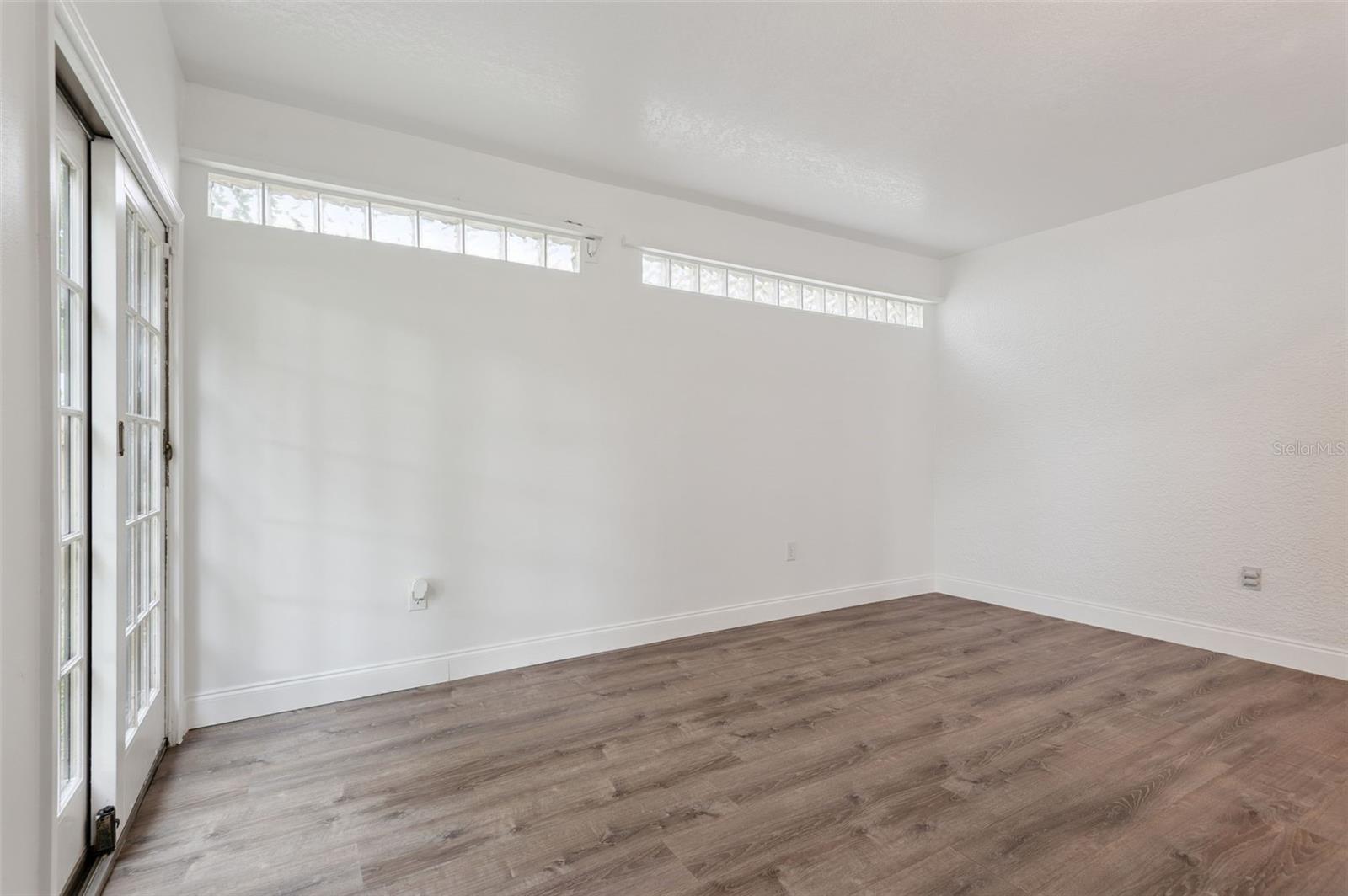 Listing photo id 30 for 7006 Blackberry Ct