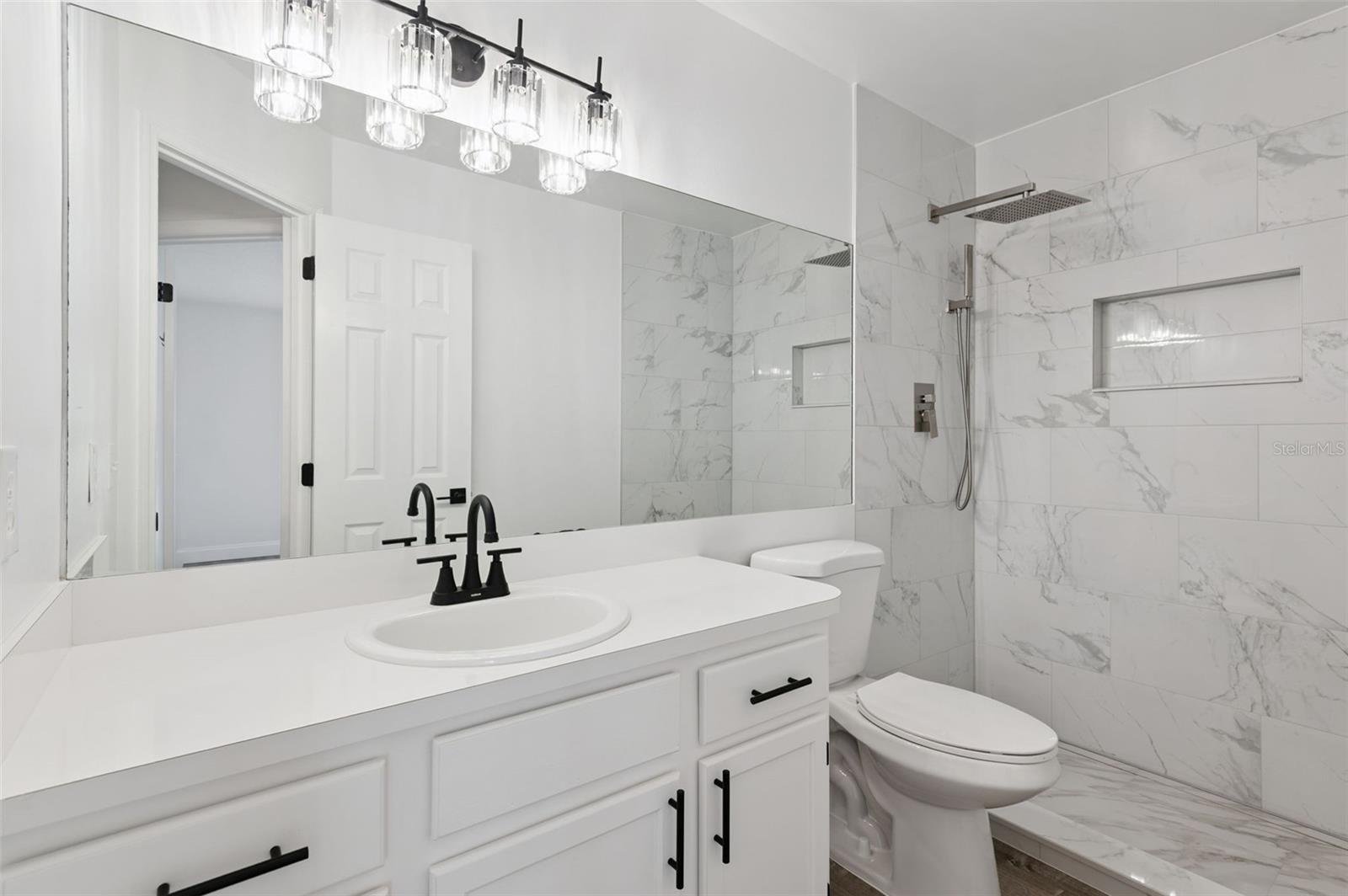 Listing photo id 33 for 7006 Blackberry Ct